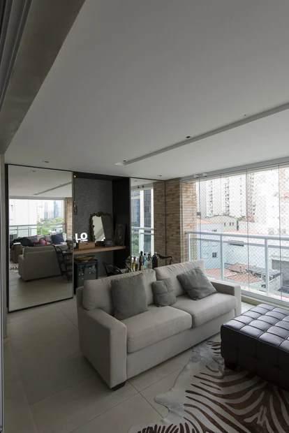 Projeto de arquitetura e interiores por Paula Haddad